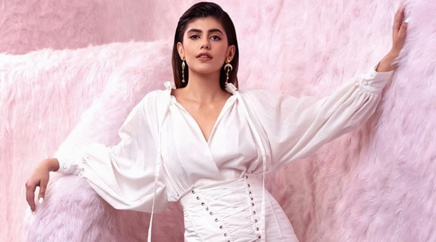 Sanjana Sanghi can effortlessly ace every look; here’s proof